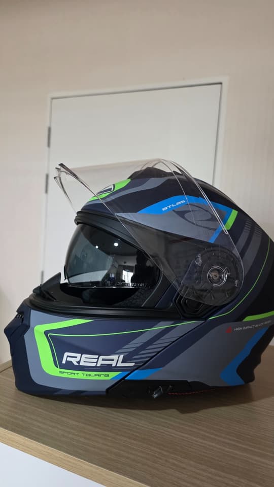 หมวกกันน็อคเปิดคาง Real Helmets (ไม่มีกล่อง) สภาพใหม่ 99% ไซส์ M