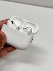 AirPods Pro รุ่นที่ 2 พร้อมเคส Type-C - image blurred placeholder