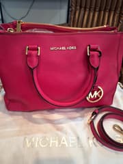 กระเป๋าสะพาย Michael Kors - image blurred placeholder