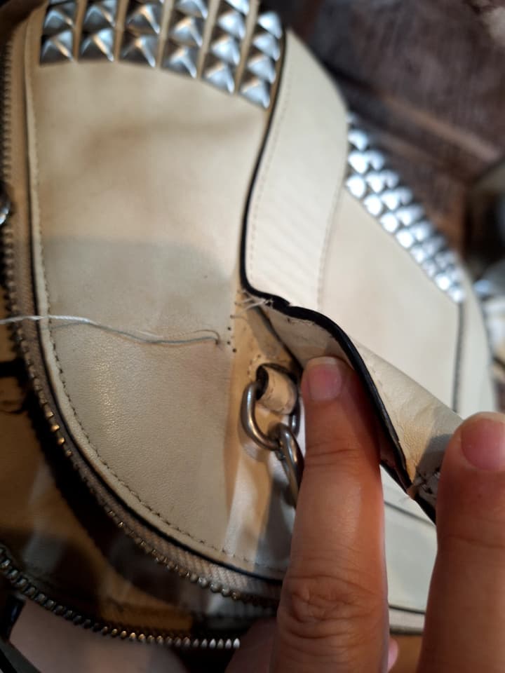 กระเป๋าสะพาย Coach