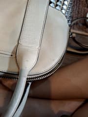 กระเป๋าสะพาย Coach - image blurred placeholder