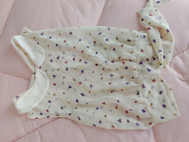 เสื้อผู้หญิง