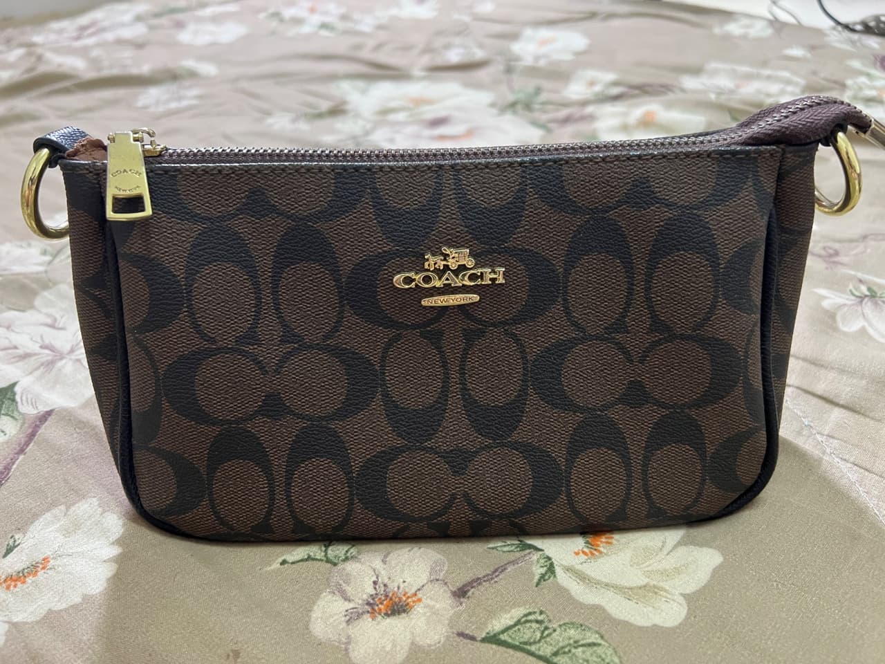 Coach Nolita 19 ผ้าใบลายซิกเนเจอร์