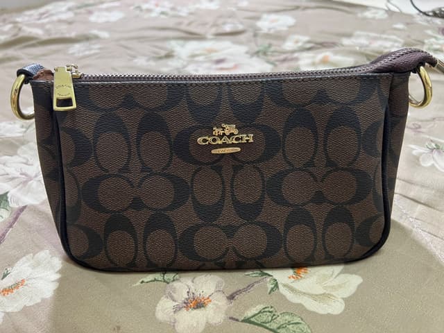 Coach Nolita 19 ผ้าใบลายซิกเนเจอร์