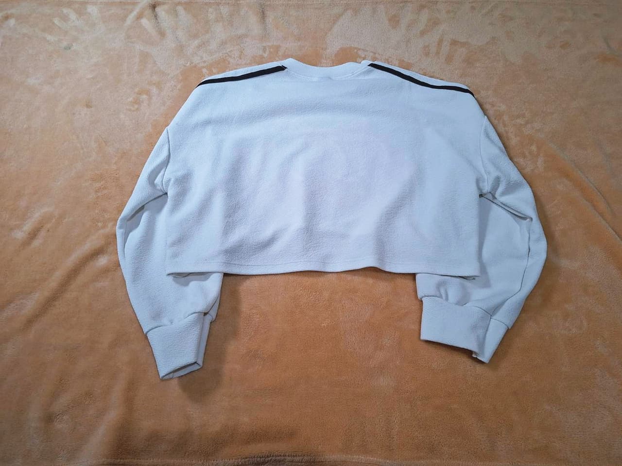 เสื้อแขนยาวเอวลอย