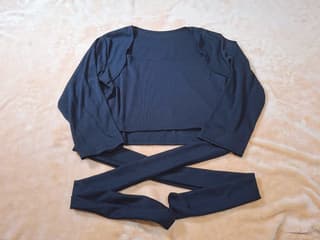 เสื้อแขนยาวเอวลอย มีสายมัดตรงเอว - image blurred placeholder