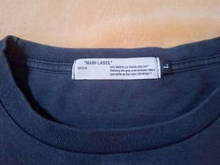 เสื้อยืดสีดำสุดเท่ - image blurred placeholder