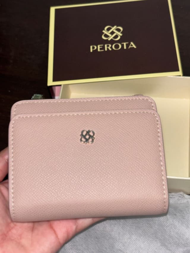 PEROTA “Fluffy Wallet” มาพร้อมกล่อง