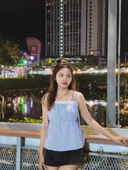 เสื้อผูกไหล่ลายเส้น - image blurred placeholder