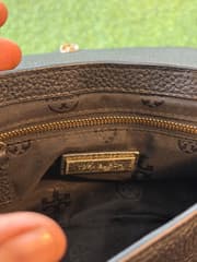 กระเป๋า Tory Burch หนังแท้ Pebbled Leather แบบสะพายข้าง / กระเป๋าสตางค์ สีดำ - image blurred placeholder
