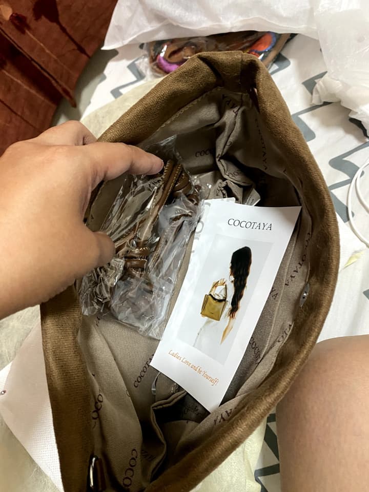 กระเป๋าสะพายไหล่ COCOTAYA ทรงขนมจีบหนังกลับ