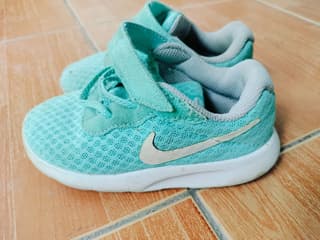 Детские кроссовки Nike - image blurred placeholder