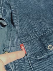 เสื้อเชิ้ตผ้าลูกฟูก LEVIS - image blurred placeholder