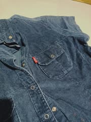 เสื้อเชิ้ตผ้าลูกฟูก LEVIS - image blurred placeholder