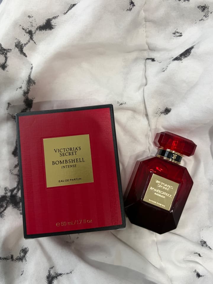 Парфюм Victoria Secret Bombshell Intense