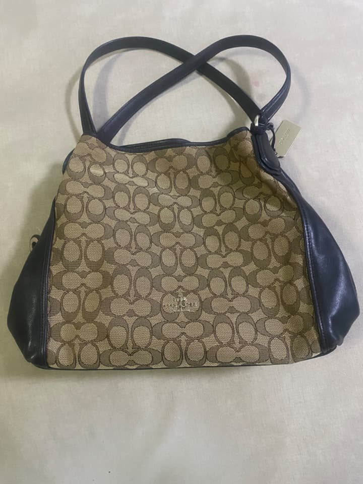 กระเป๋า Coach