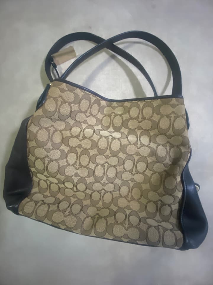 กระเป๋า Coach