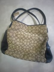 กระเป๋า Coach - image blurred placeholder
