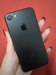 iPhone 7 สีดำ 32GB - image blurred placeholder