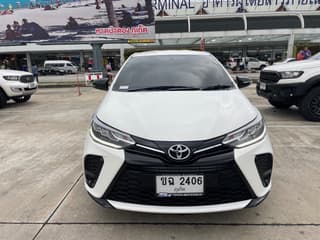 Toyota Yaris 2022 - image blurred placeholder