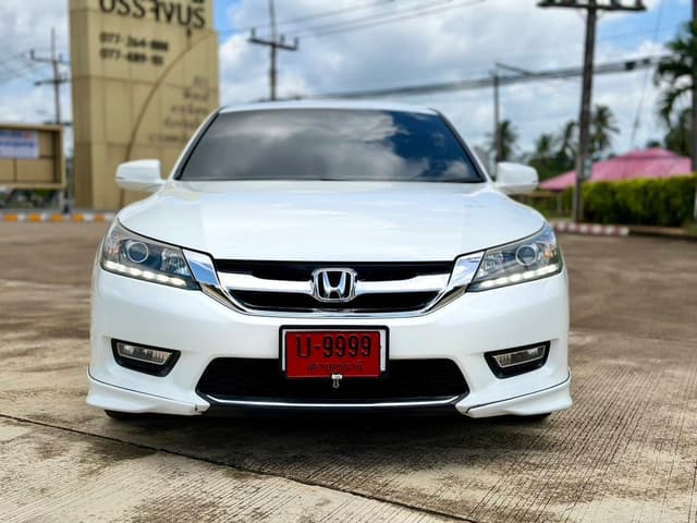 HONDA Accord 2.0EL A/T ปี 2013 เครื่องยนต์เบนซิน เลขไมล์ 193,905 กม.