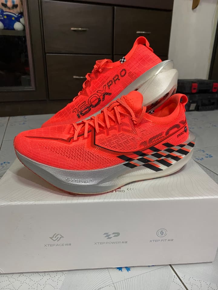 Беговые кроссовки Xtep 160X Pro