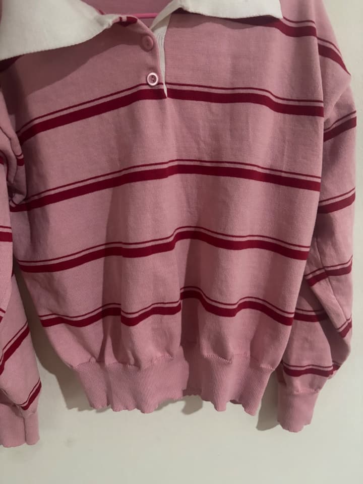 เสื้อแขนยาวสีชมพู แถบแดง