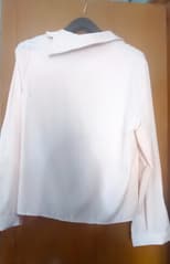 เสื้อเชิ้ตแขนยาว สีชมพูพาสเทล กระดุมปาดไหล่ - image blurred placeholder