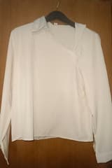 เสื้อเชิ้ตแขนยาว สีชมพูพาสเทล กระดุมปาดไหล่ - image blurred placeholder