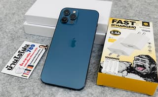 iPhone 12 Pro Max - image blurred placeholder