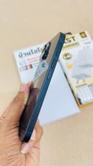 iPhone 14 - image blurred placeholder