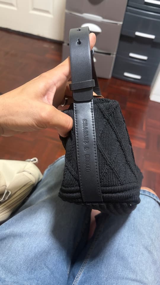 กระเป๋า Charles & Keith มือสอง