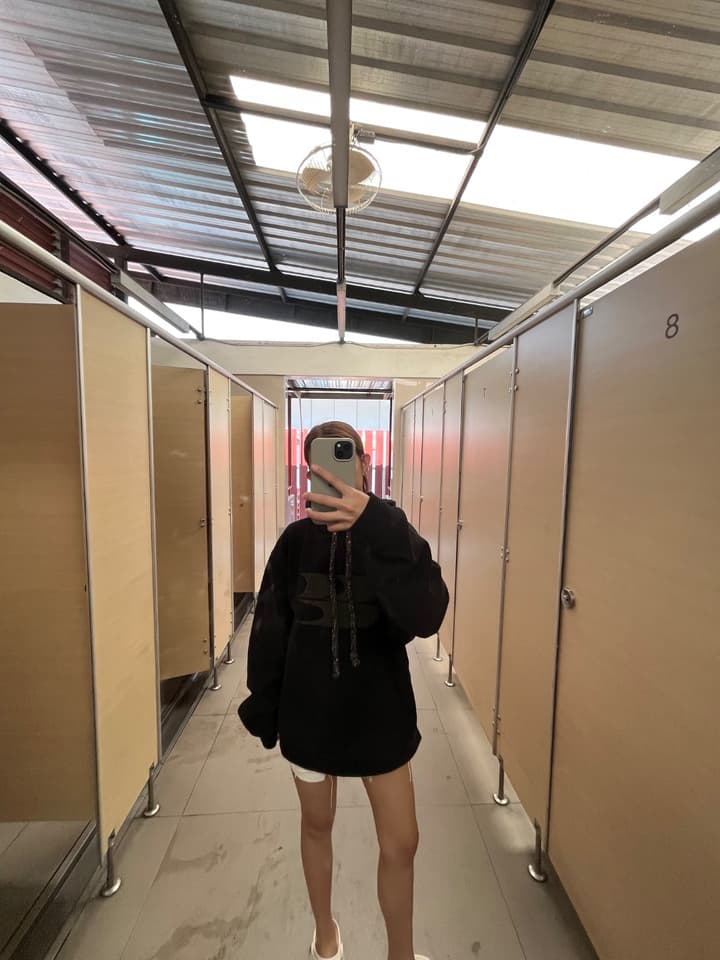 เสื้อฮู้ด Crying centre
