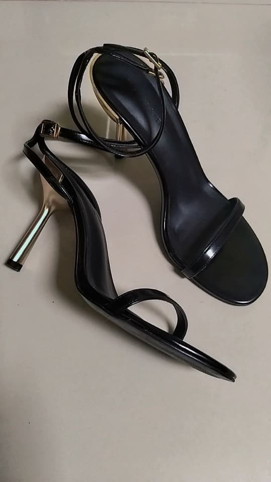 รองเท้าส้นสูง Charles & Keith