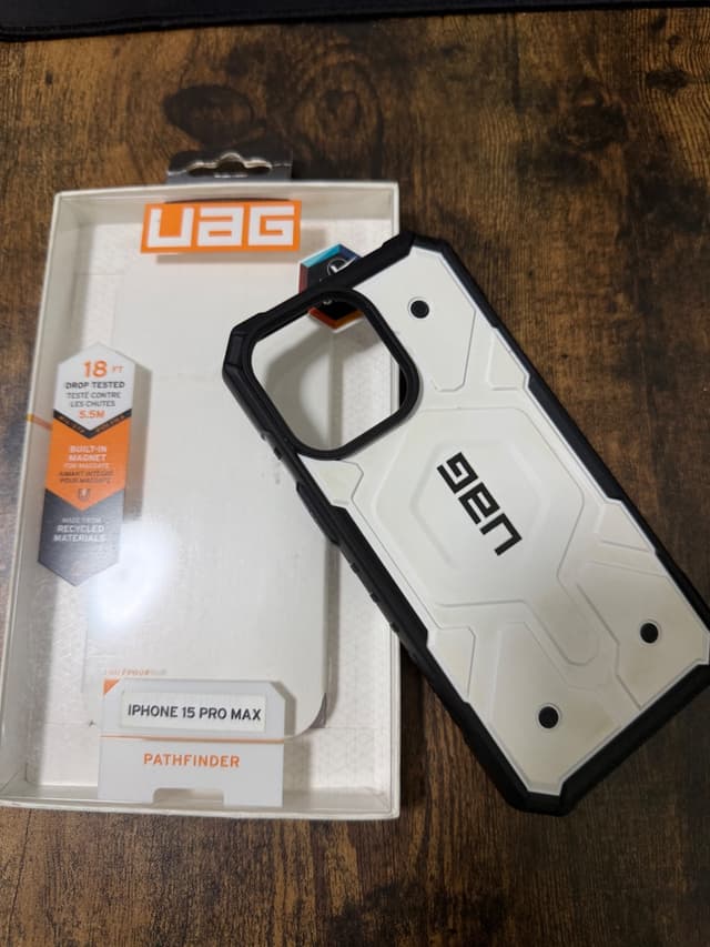 เคส UAG สำหรับ iPhone 15 Pro Max
