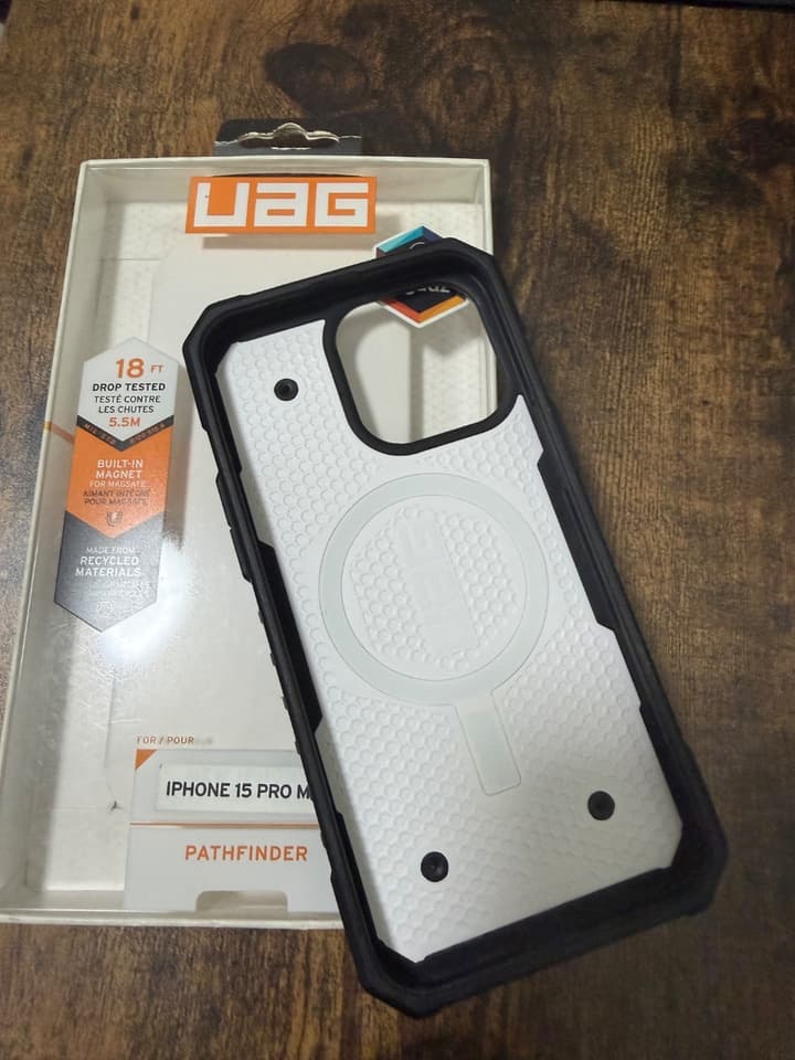 เคส UAG สำหรับ iPhone 15 Pro Max