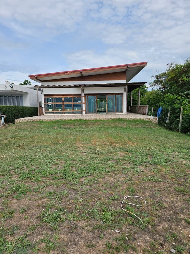 ขายบ้านพักตากอากาศติดทะเลแท้ – หาดบางชอง ปึกเตียน เพชรบุรี
