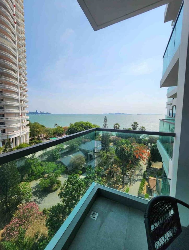 C1411 Срочная продажа кондоминиум с видом на море Wongamat Tower Condominium большая квартира