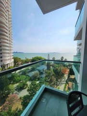 C1411 Срочная продажа кондоминиум с видом на море Wongamat Tower Condominium большая квартира - image blurred placeholder