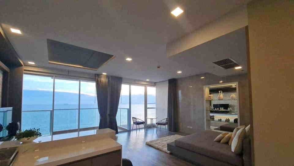 C1416 Продажа / Аренда Роскошный кондоминиум с видом на море Cetus Beachfront Pattaya 3 спальни