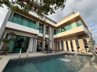 H1153 Новая вилла с бассейном на продажу, 5 спален, 5 ванных комнат, Сой Siam Country Club, Паттайя - image blurred placeholder