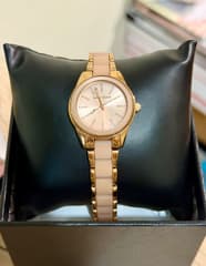 Розовые часы Anne Klein - image blurred placeholder