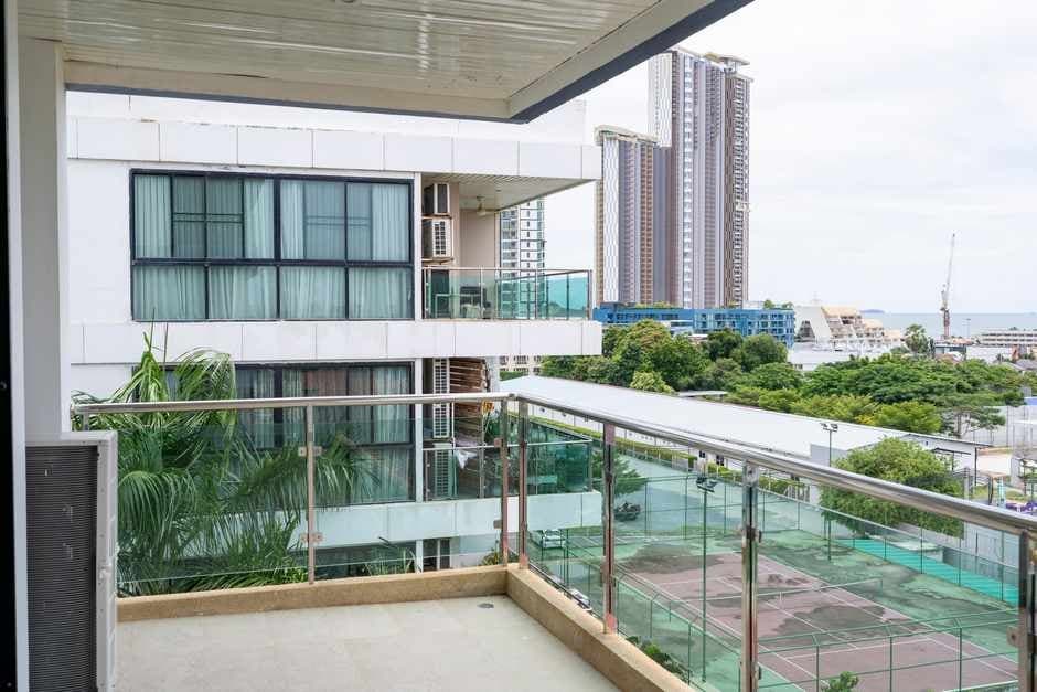 C693 Большая квартира-кондоминиум на продажу, с четким видом на море, Gardenia Pattaya