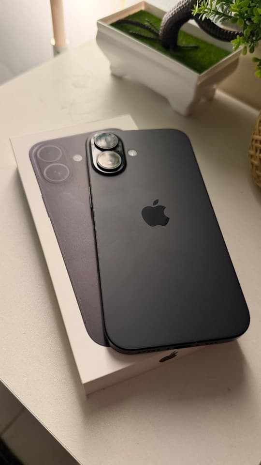 iPhone 16 256GB