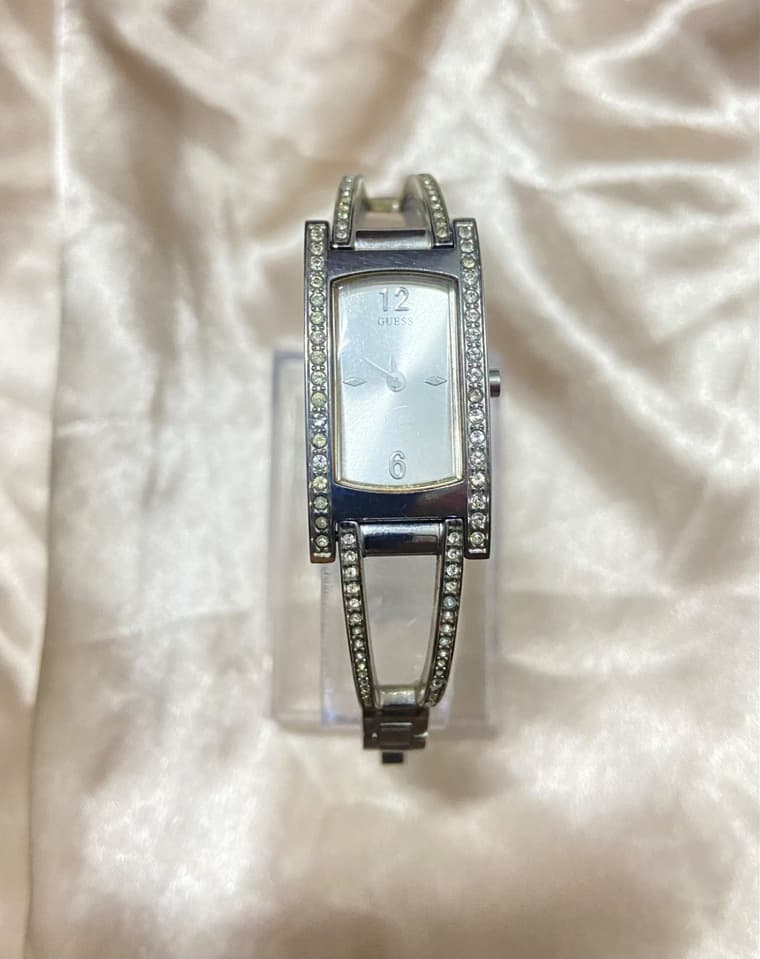 Оригинальные подержанные часы Guess