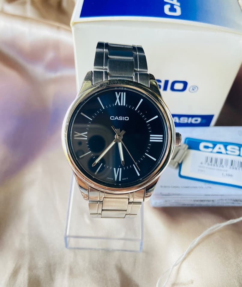 Оригинальные подержанные часы Casio