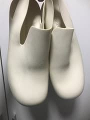 Резиновые туфли Bottega Veneta Slingback Puddle белые - image blurred placeholder