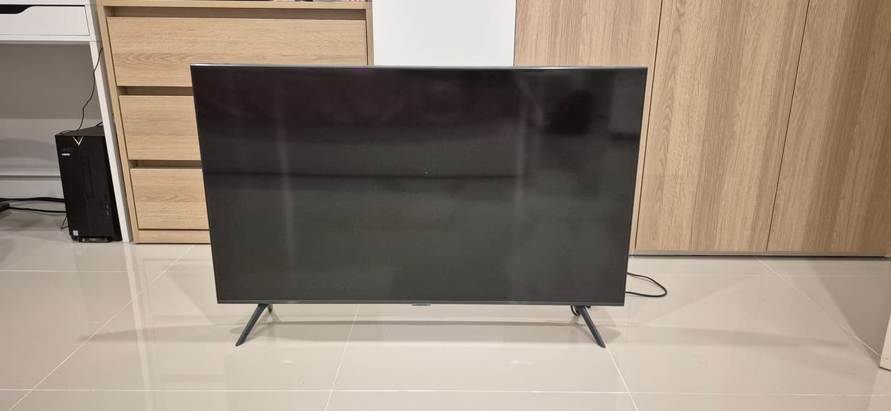 Samsung LED 43" телевизор