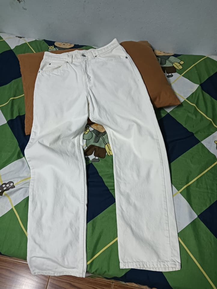 Оригинальные джинсы Levi's, белые