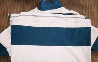 เสื้อโปโล Nike - image blurred placeholder